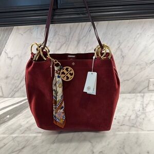 NWT Tory Burch hobo with Tory charm